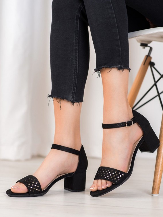 Elegantné sandálky na podpätku