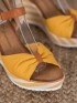 Žlté sandálky na kline