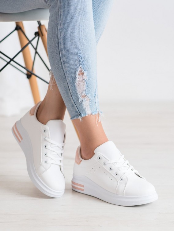 Štýlové biele sneakersy z ekologickej kože s ružovým pásikom
