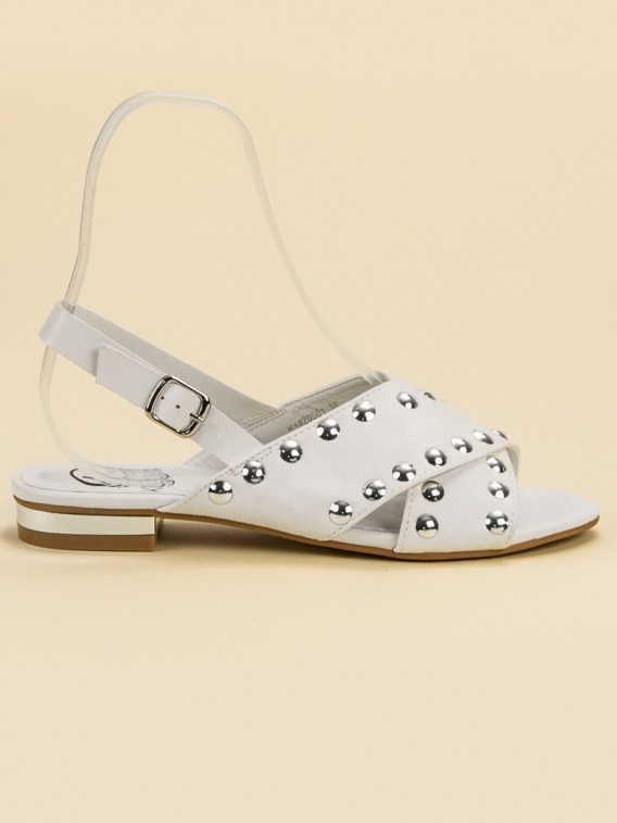 Biele sandále so sponou