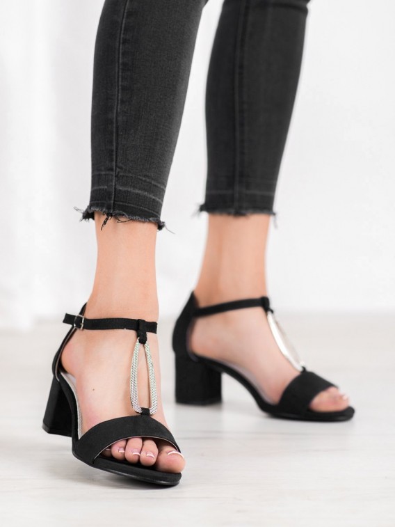 Elegantné sandále na podpätku