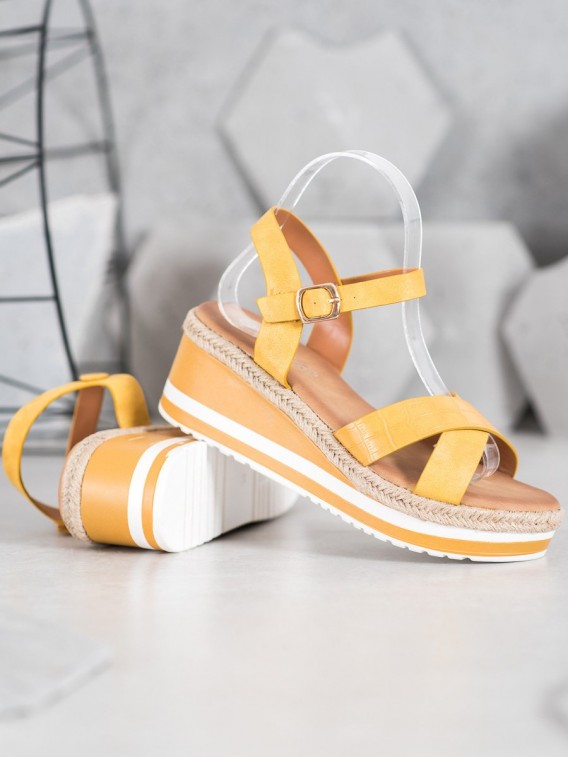 Žlté sandálky na kline z eko kože