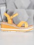 Žlté sandálky na kline z eko kože