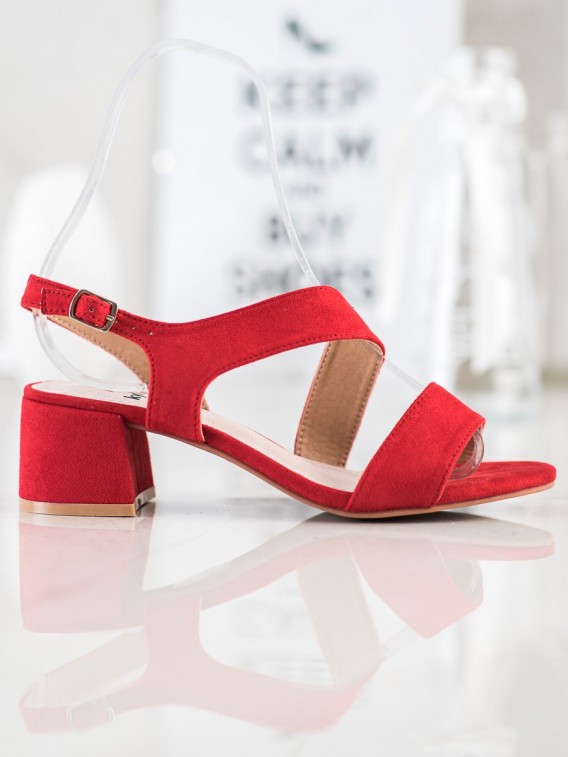 Červené sandálky na nízkom stĺpci