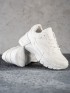 Neformálne biele sneakersy