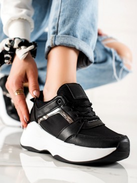 Čierne sneakersy