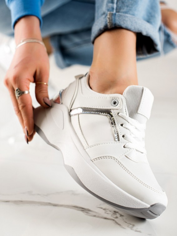 Biele sneakersy