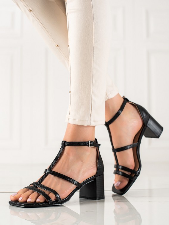 Elegantné sandálky na podpätku